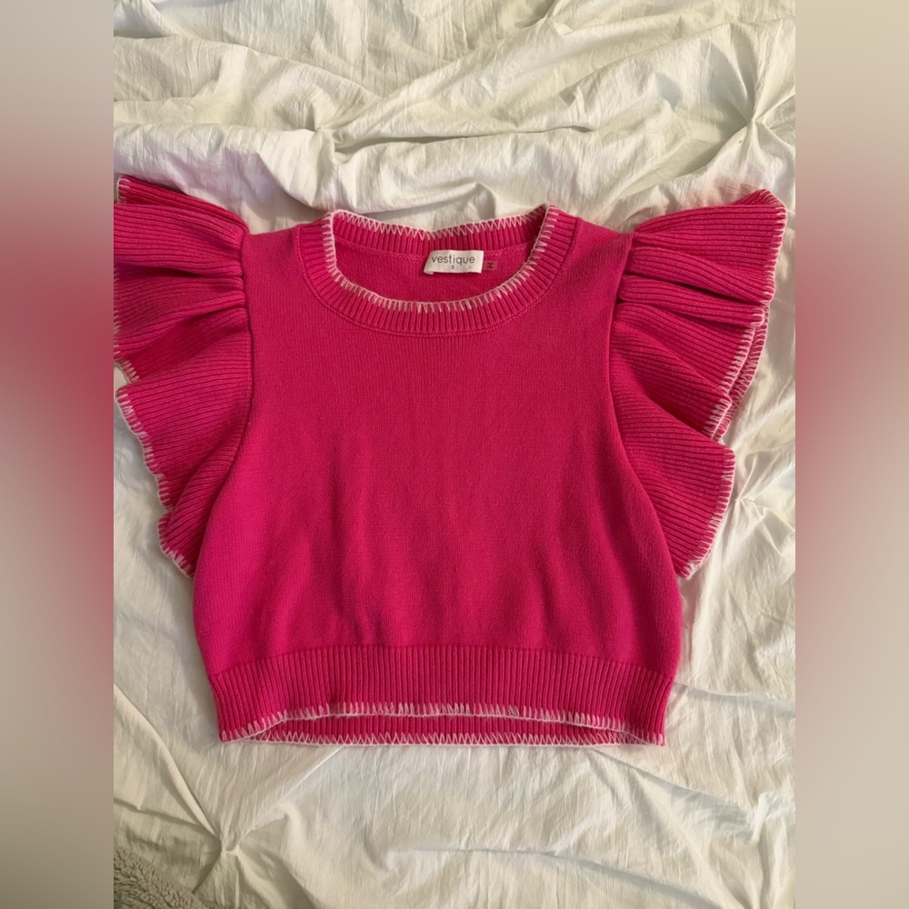 Vestique Fuchsia Ruffle Sleeve Sweater